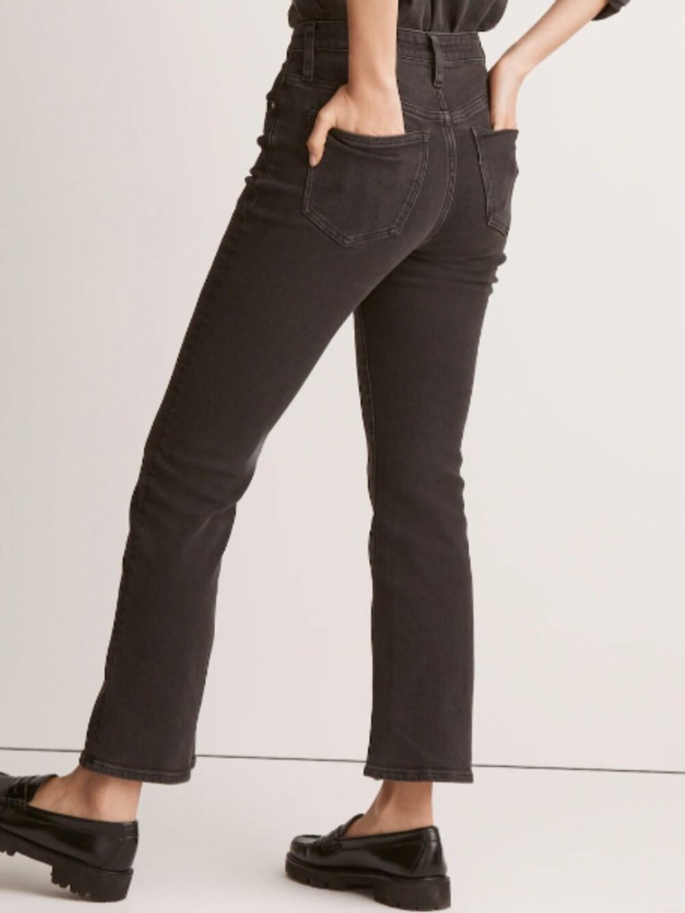 Madewell Mid Rise Kick Out Jeans size 27 Black Denim Stretch Crop Bootcut Faded
